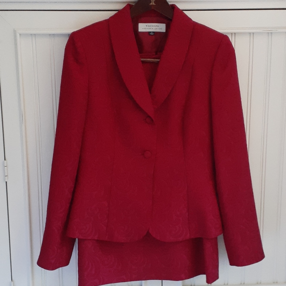 Tahari Brocade suit